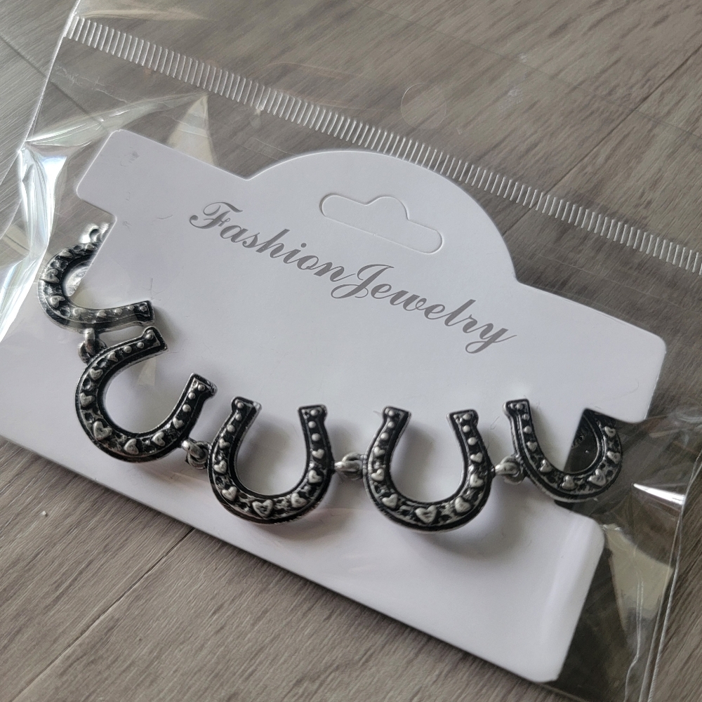 💎Final SALE💎 Stylish Horseshoe Bracelet